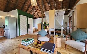 Amare Cabin In The Bush With All Your Needs!